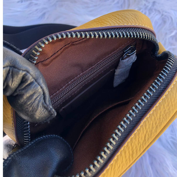 New Coach Men Crossbody Peanuts Heritage With Snoopy Motif Man Bag - Picture 7 of 9